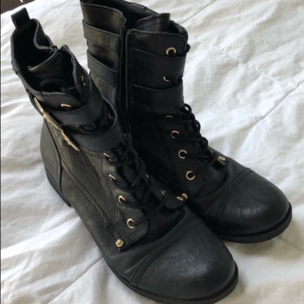 Guess Black Combat Boots .